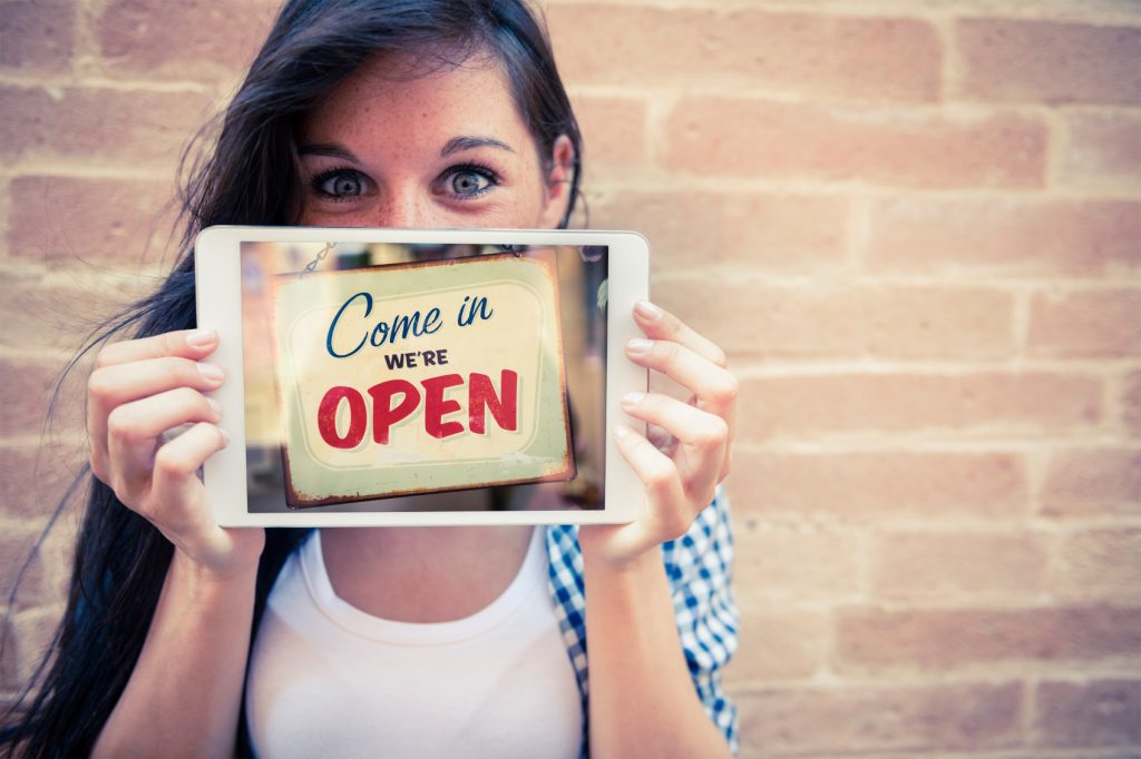iStock 000034516460 Medium - Conheça a Simples Loja Online